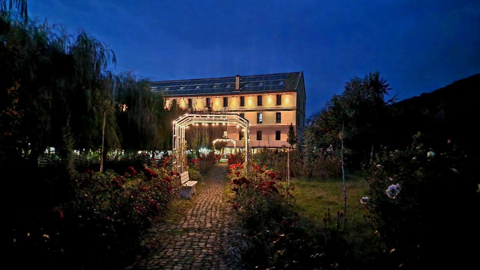 Hanul Moara Cu Noroc Ineu  Bagian luar foto