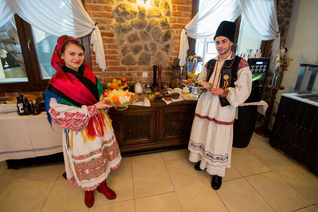 Hanul Moara Cu Noroc Ineu  Bagian luar foto