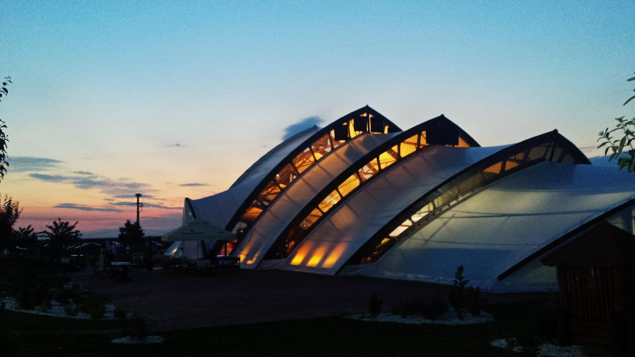 Hanul Moara Cu Noroc Ineu  Bagian luar foto